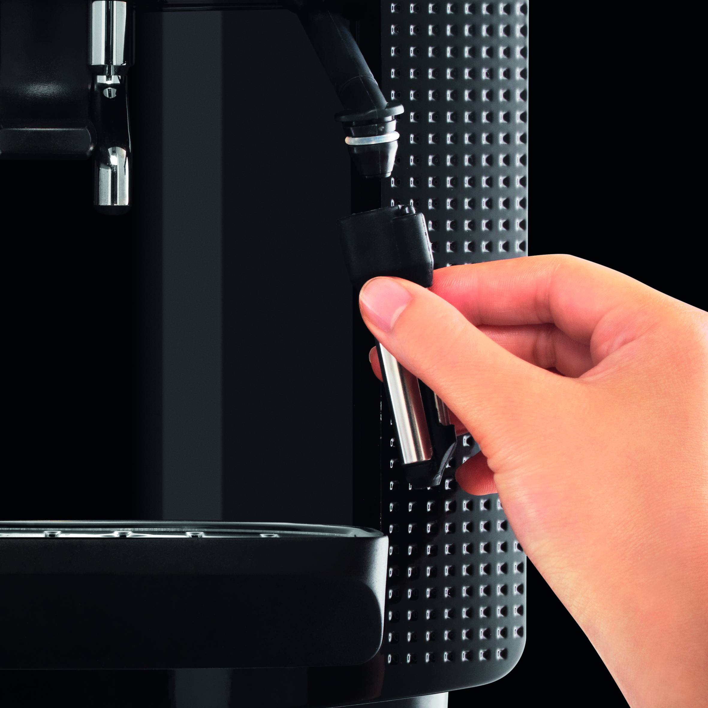 Essential EA8160 Automatic Espressomachine Zwart & Witk