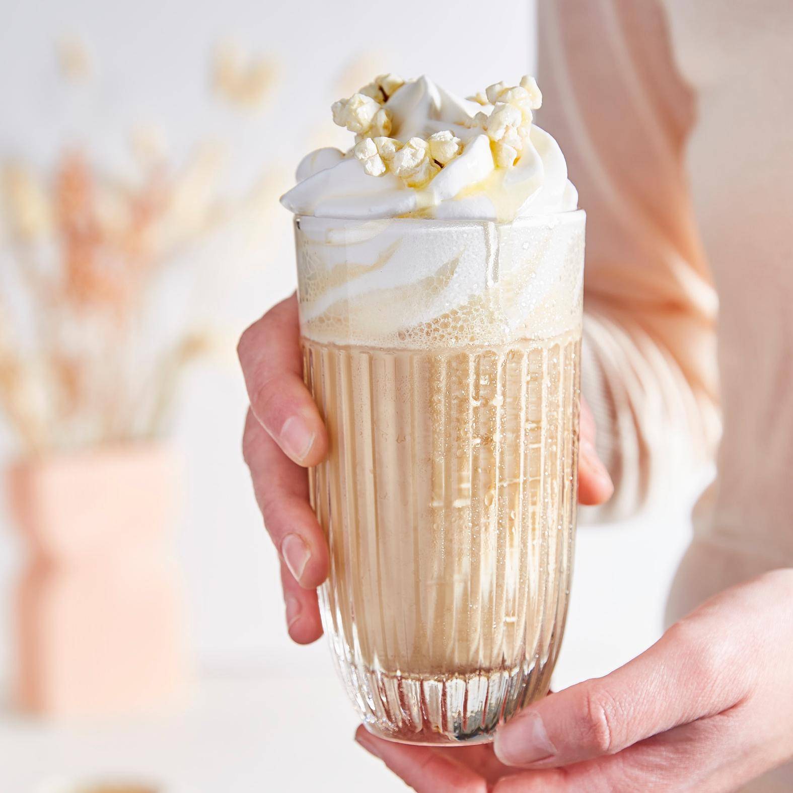 Frappuccino met honing en popcorn - Recepten Latte Intense | Krups